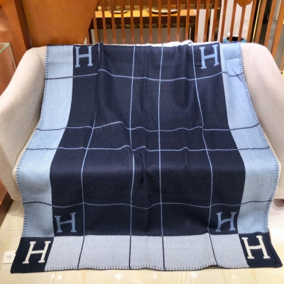 HERMES愛馬仕 新款 專櫃品質 面料：90%羊毛+10%羊絨 尺寸：140x170cm 顏色：格子藍