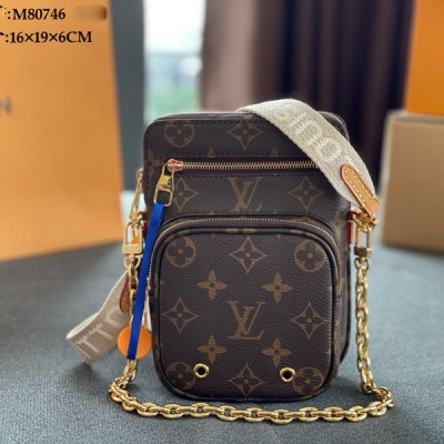 LOUIS VUITTON LV路易威登 頂級原單配盒子禮品袋 UTILITY PHONE POCKET 手機包M80746 以 Monogram 帆布裁出靈活構型 迷你型手機包雙肩帶 尺寸：16×1