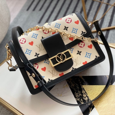 LOUIS VUITTON LV路易威登 頂級原單配套專櫃包裝的白彩M57463 2021 早春，Nicolas Ghesquière 為此款 Dauphine 中號手袋融入 Monogram 塗層帆