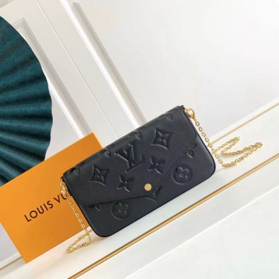 LOUIS VUITTON LV 路易威登 路易威登 M80679 M64065大花 由Monogram Empreinte面料裁制而成的Pochette Felicie內含兩個可脫卸口袋，是攜帶整理