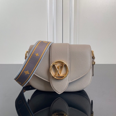 LOUIS VUITTON LV路易威登 M58727象灰色 頂級原單 LV Pont 9 Soft 手袋取材粒面小牛皮，以源自品牌檔案的 LV Circle 標識注入典雅氣息。Monogram 花簇