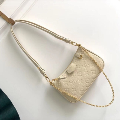 LOUIS VUITTON LV 路易威登 M81066 M80349 2022 春季系列 Easy Pouch On Strap 手袋取材 Monogram Empreinte 皮革，以 Monog