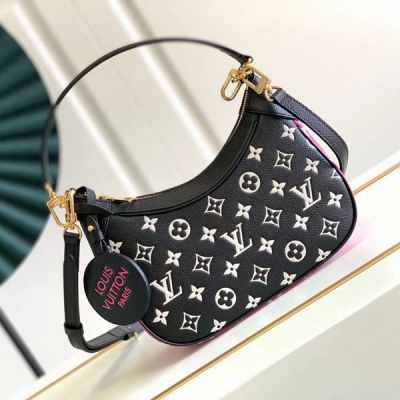 LOUIS VUITTON LV 路易威登 M46091 M46112。Bagatelle 手袋本款 Bagatelle 手袋以 Monogram Empreinte 軟粒面皮革塑造構型，於色彩反差中