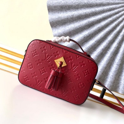 LOUIS VUITTON LV 路易威登 路易威登 M44593 M44597 M44606 Saintonge手袋 擁抱 Monogram Empreinte 壓紋皮革 搭配趣味抽穗與金色金屬件映