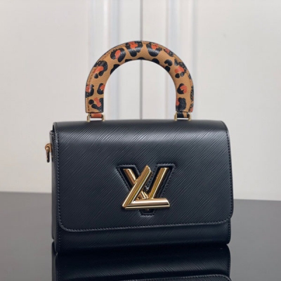 LOUIS VUITTON LV路易威登 M58568黑色 頂級原單 2021 秋季 Wild at Heart 膠囊系列為 Twist 中號手袋注入野性神采。經典 Epi 粒面皮革包身搭配行李箱風格