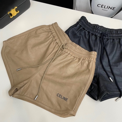 Celine 21fw 秋冬最新款小羊皮格子短褲辣妹必備的時尚單品 休閒時髦皆可搭配 版型非常贊立體剪裁弧形收邊超顯腿長 三色可選 現貨發售 MLXL