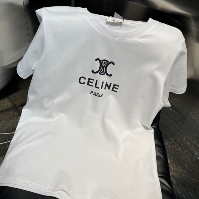 Celine 瑟琳 2022年早春新款肩撞色T，極簡冷淡風，黑白配色非常好穿不挑人 絲光面料，親膚舒適，百搭值得入手款，兩色SML現貨供應