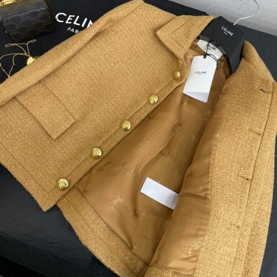 Celine 2022ss 早春新款tweed外套Celine的優雅穿搭公式 精緻小短款復古帥氣 永恆的時尚元素！金色馬車紐扣經典大氣 定制的提花內裡質感一級棒 頂級品質隨意對比 SML