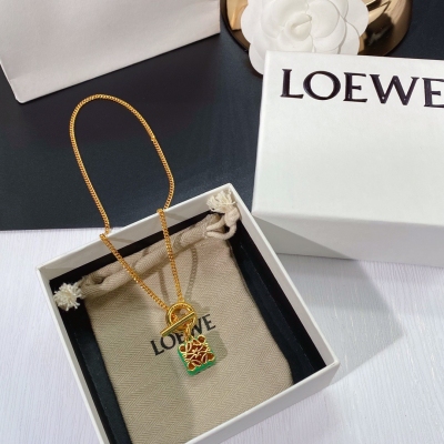 Loewe羅意威 2022年最新款 戴上超溫柔 有Vintage味道