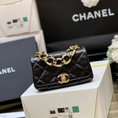 Chanel香奈兒 2022A 高級手工坊系列 粗鏈風琴包 作為22A最火之一的風琴包，專櫃也是要靠搶才買得到！ 尤其是受到各到網紅明星的追捧 風琴包都是比較實用，這次配了大粗手腕，上身簡直絕絕子，太美啦 裡外都是進口小羊皮，手感好！336