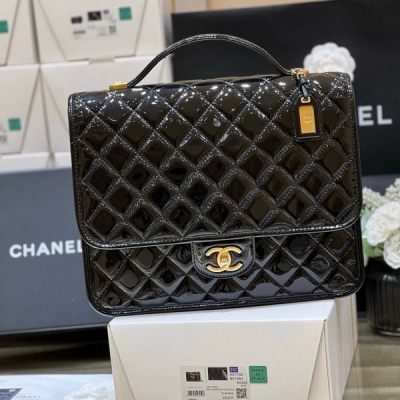 Chanel香奈兒 純原廠 2023k 秋冬高級成衣系列 本季最火爆最難買的貴婦雙背包 正品購入開發 22k 最最難買的一款包 萬眾矚目的C位擔當 各大明星網紅都推薦的款 實物真的驚訝，容量大！上身太好搭配了！超級推薦 獨家原廠正品“三隻羊