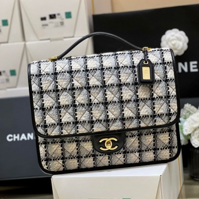 Chanel香奈兒 純原廠 2023k 秋冬高級成衣系列 本季最火爆最難買的貴婦雙背包 2023k 最最難買的一款包 萬眾矚目的C位擔當 各大明星網紅都推薦的款 實物真的驚訝，容量大！上身太好搭配了！超級推薦 獨家原廠毛呢布料 正品24K做