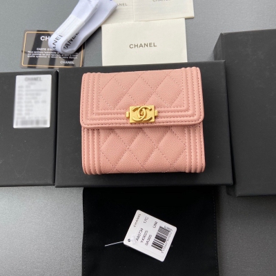 Chanel香奈兒 小香進口義大利皮 貨號:A80734 尺寸:W11.5×h10.5×d3cm 顏色:粉色細球紋金色五金