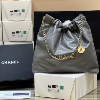 Chanel香奈兒 20高級灰出貨啦 2022cc 春夏火爆22 bag 小號正品購入開發 獨家原廠方框小牛皮 本季最火最值得入手的系列，它的名字叫22 bag，小香凡是以數字命名的都必火爆也一定會成為經典超級時尚和大氣，非常好搭配，那就對