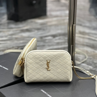 YSL聖羅蘭Yves Saint Laurent SLP GABY 羊皮鏈條包 這款貝殼包太好看了 柔軟舒適的小羊皮，極具復古氣息也很有質感，弧形造型考究工藝！平時日常出門的鑰匙口紅紙巾之類女孩子的必需品都可以放進去！尺寸：19x3x3