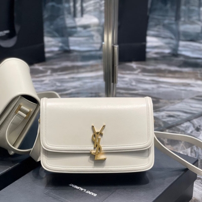 YSL聖羅蘭Yves Saint Laurent SOLFERINO BOX 白色金扣 23cm 必火爆款，還沒上市就攻陷了整個時尚圈，懷舊左岸，靈感來自巴黎左岸街名Rue De Solferino為名！包包採用原廠細牙籤紋Box牛皮，