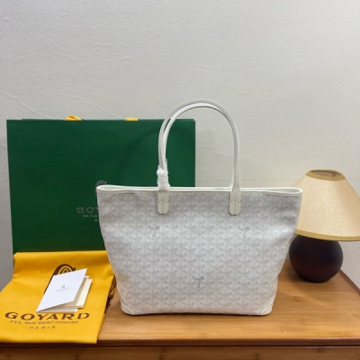 Goyard戈雅 原單貨 獨家包裝 GOyard Artois手提包，採用更為挺括的特殊帆布面料，全縫製拉鍊更突出日常實用性，Artois是唯一一款特有的紅線雙縫合設計，原版購入開發,兩個尺寸，小號:袋口40cm底長30cm高25cm寬14