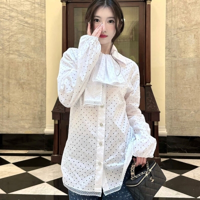 Chanel香奈兒 2023ss 度假風蕾絲邊白襯衫每個女生衣櫥都要有的白月光 濃濃的波西米亞風浪漫復古 拼接蕾絲別有一番韻味 SML