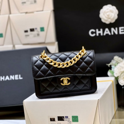 Chanel香奈兒 2023S 春夏系列 超火爆複刻皮豆腐包 隱藏款豆腐包 做舊複刻牛皮檔次超級高 手感也很舒服 手拎也很好看 屬於經典耐看型 超級推薦 原廠正品Montebello複刻牛皮 成本極高（正品御用皮料）4051 尺寸19*13