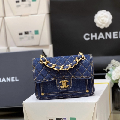 Chanel香奈兒 2024S 春夏系列 限量版牛仔郵差包 隱藏款郵差包 小香無疑最懂女人的心 牛仔包真的超百搭 手拎也很好看 屬於經典耐看型 超級推薦 原廠正品丹寧牛仔 19*13*5cm