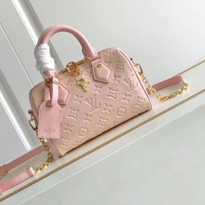 LV路易威登 LOUIS VUITTON LV路易威登 M46163 M46092本款 Speedy Bandoulière 20 手袋以新季色彩展露微妙瑩澤。經典構型、軋製皮革手柄和鑰匙包回溯 20 世紀路易威登行李箱的設計項目，可拆卸鏈