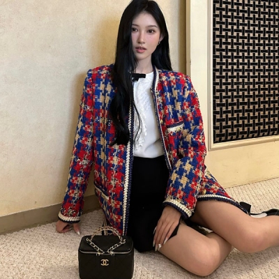 GUCCI古馳 2023fw 復古紅藍撞色格紋外套粗花呢面料 拼接織帶更顯洋氣 加上融入金色調紐扣設計 散發出時尚復古氣息 快來用色彩增加你的高級感吧！SML